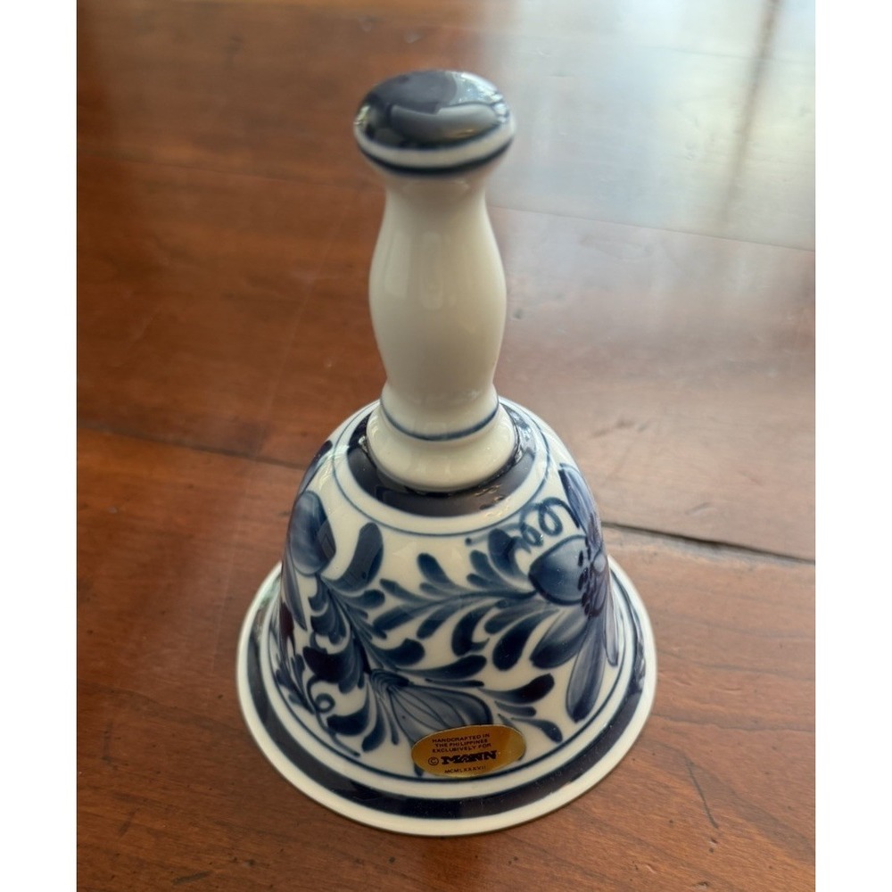 Vintage Seymour Mann Dynasty Blue Onion Dinner Bell Hand Painted Porcelain